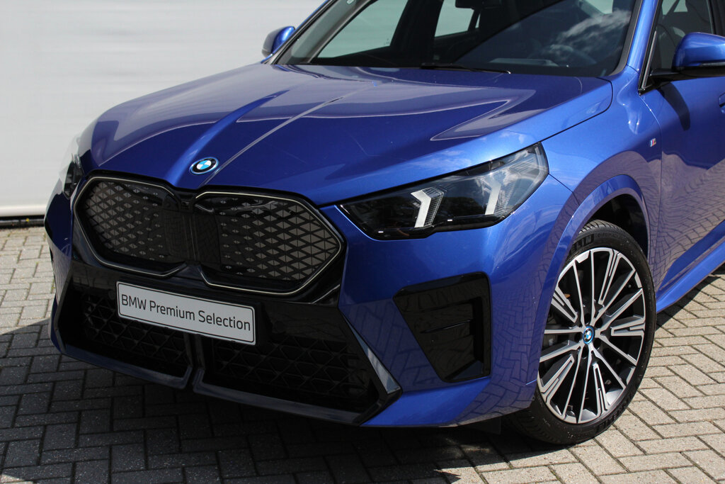 BMW iX2 7