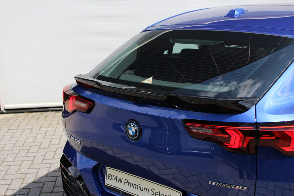 BMW iX2 10