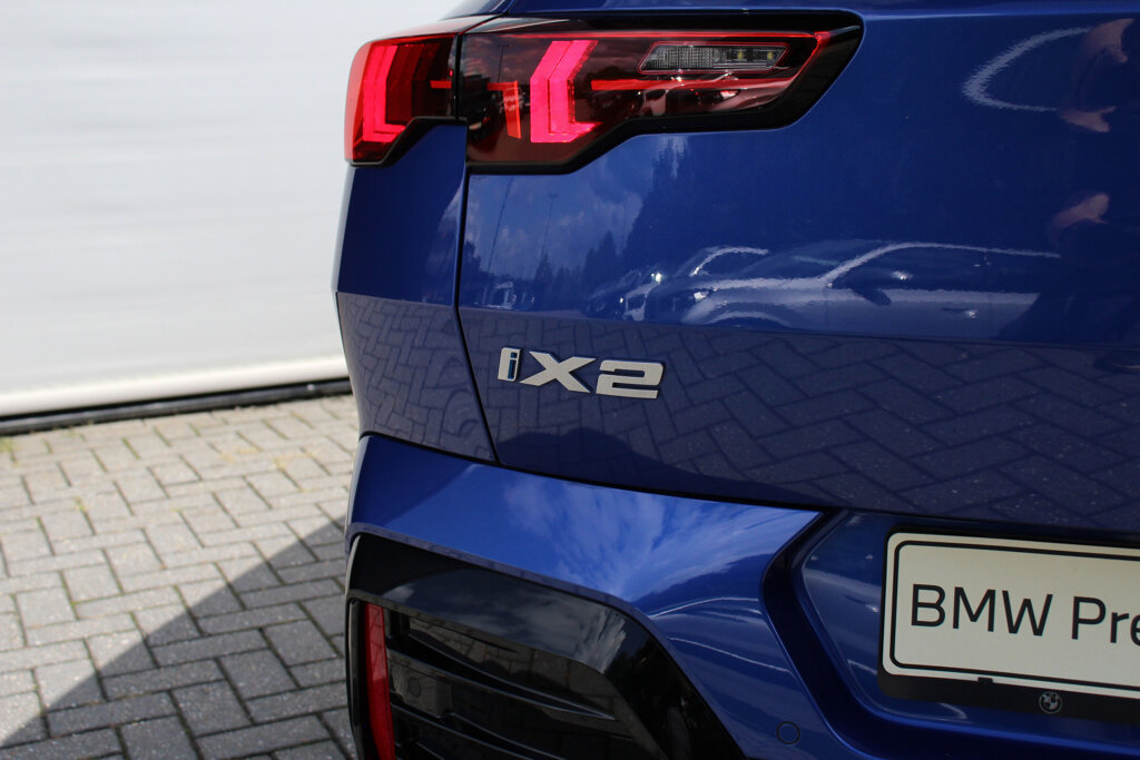 BMW iX2 12
