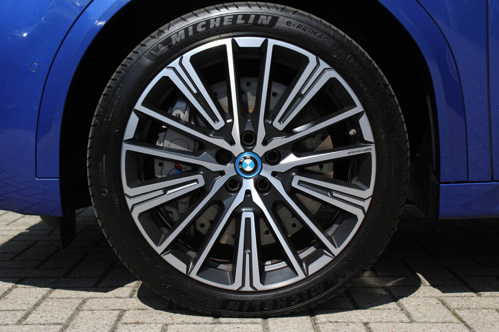 BMW iX2 16