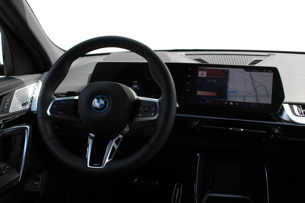 BMW iX2 31