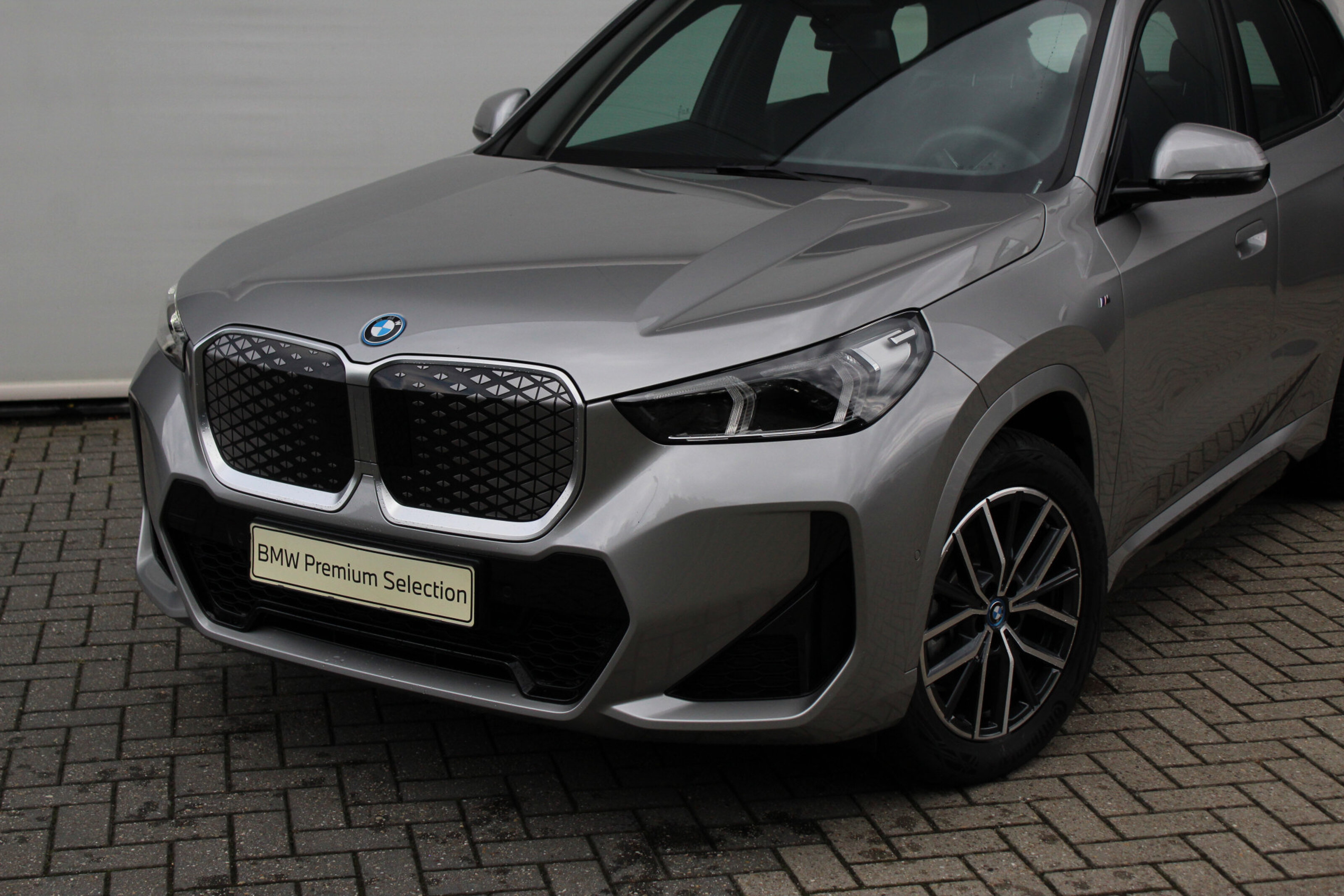 BMW iX1 7