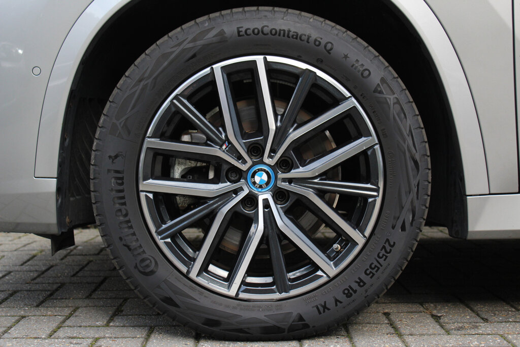 BMW iX1 31