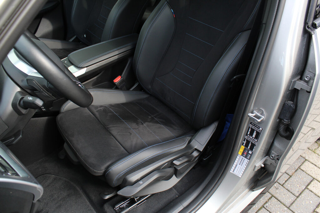 BMW iX1 34