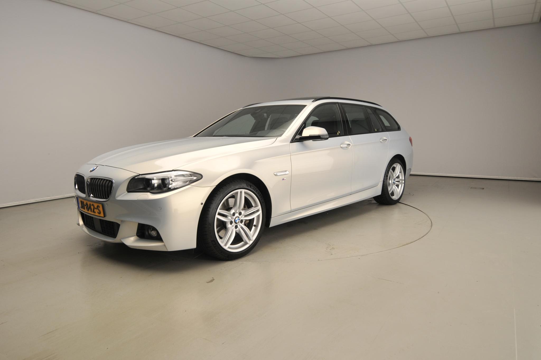 BMW 5 Serie Touring 528i - Afbeelding 1