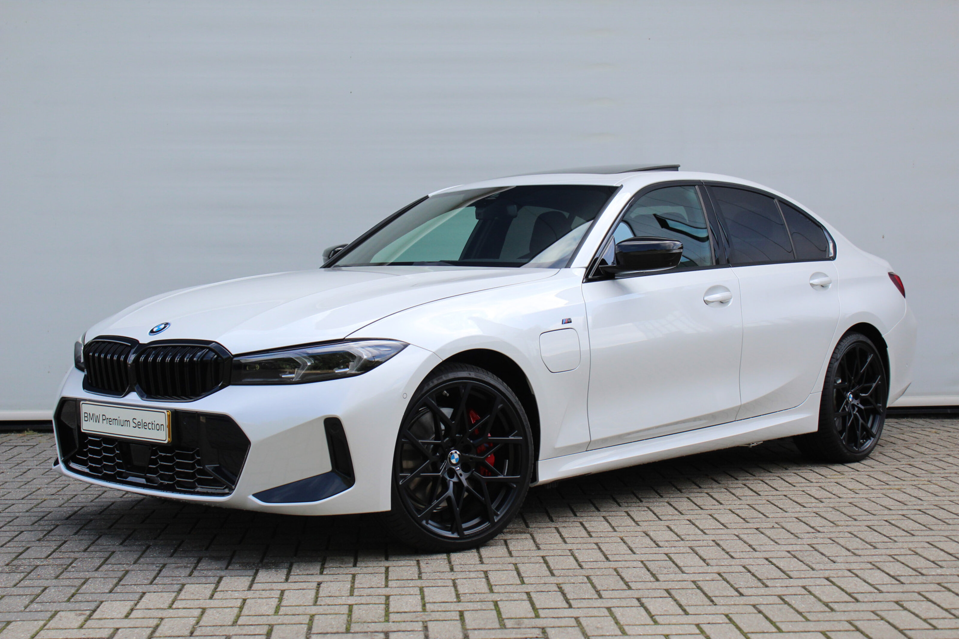 BMW 3 Serie 330e M Sport Automaat