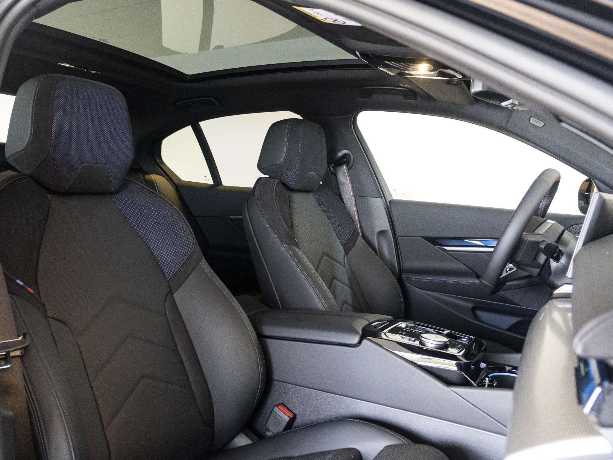 BMW i5 M60 xDrive Sedan - Afbeelding 4