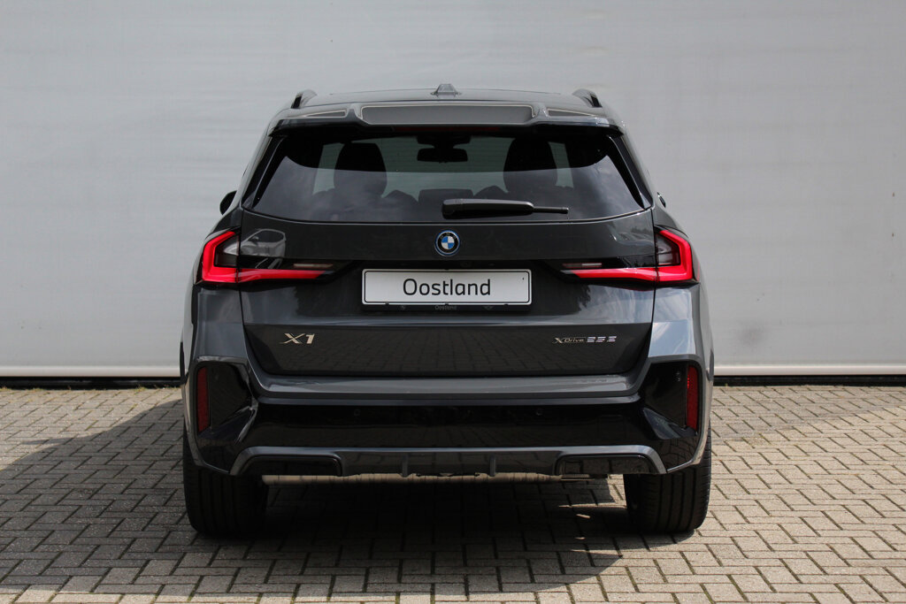BMW X1 6