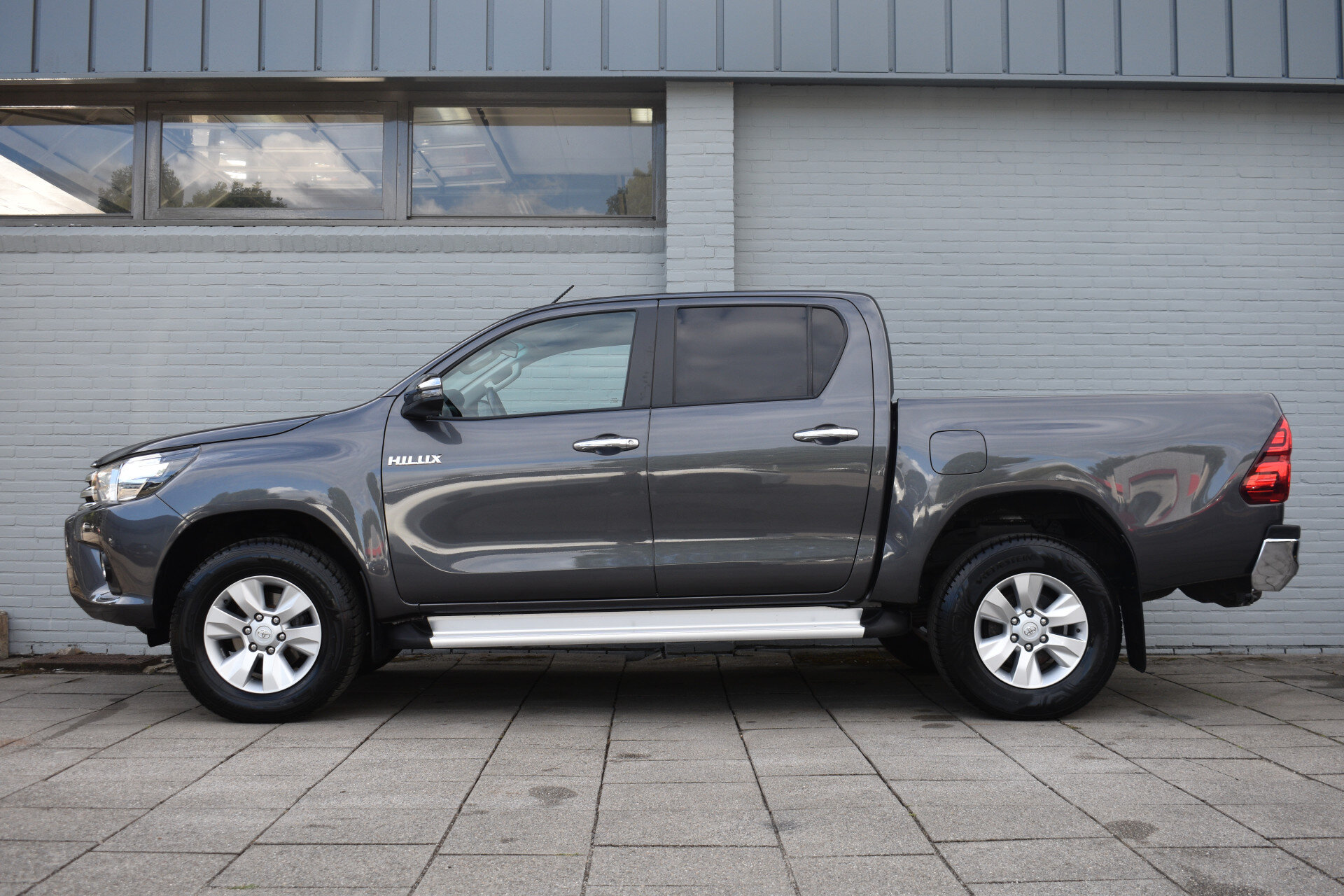 Toyota Hilux 2.4 D-4D Double Cab Professional Limited Automaat 150pk - Afbeelding 5