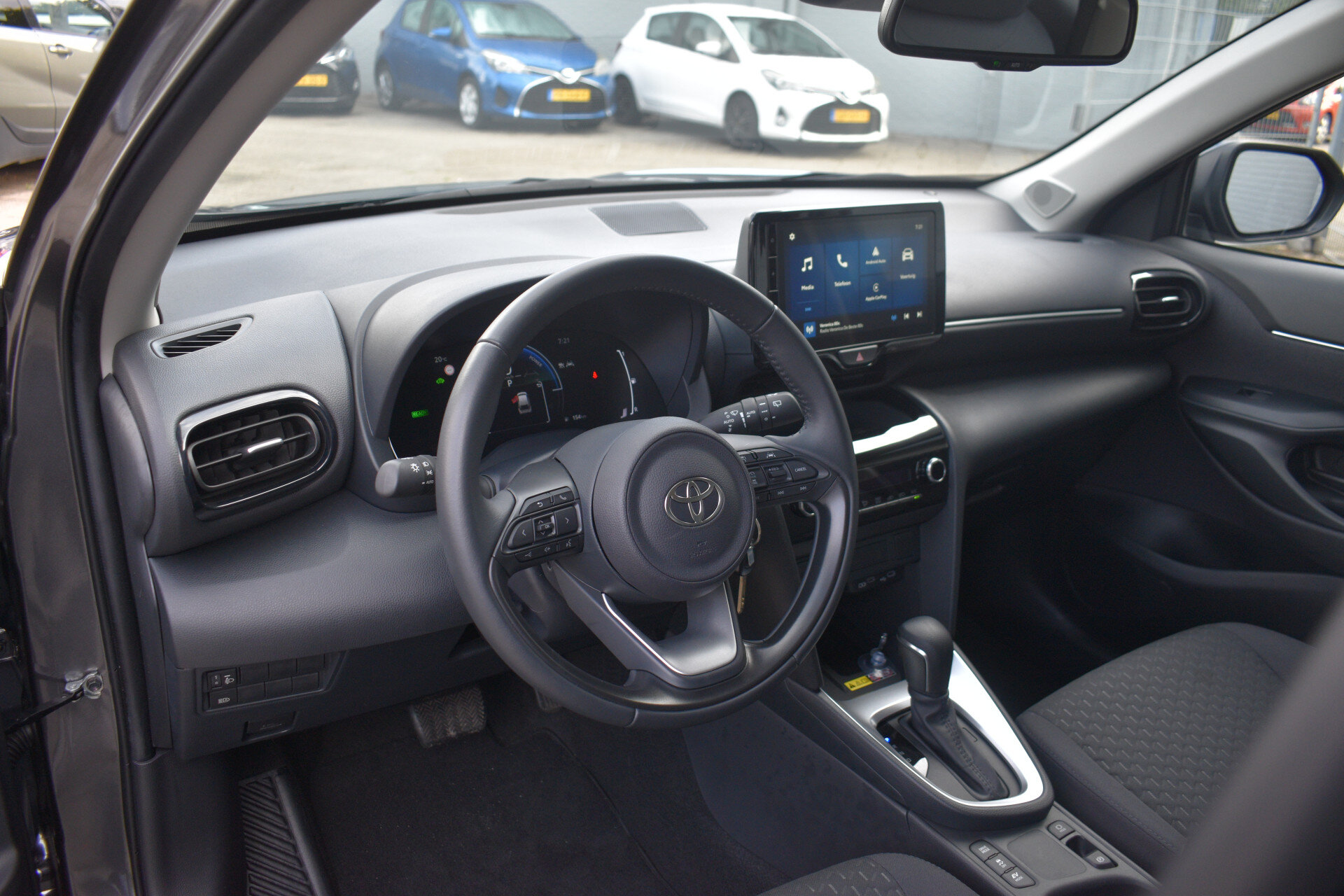 Toyota Yaris Cross 1.5 Hybrid Active Automaat 116pk - Afbeelding 2