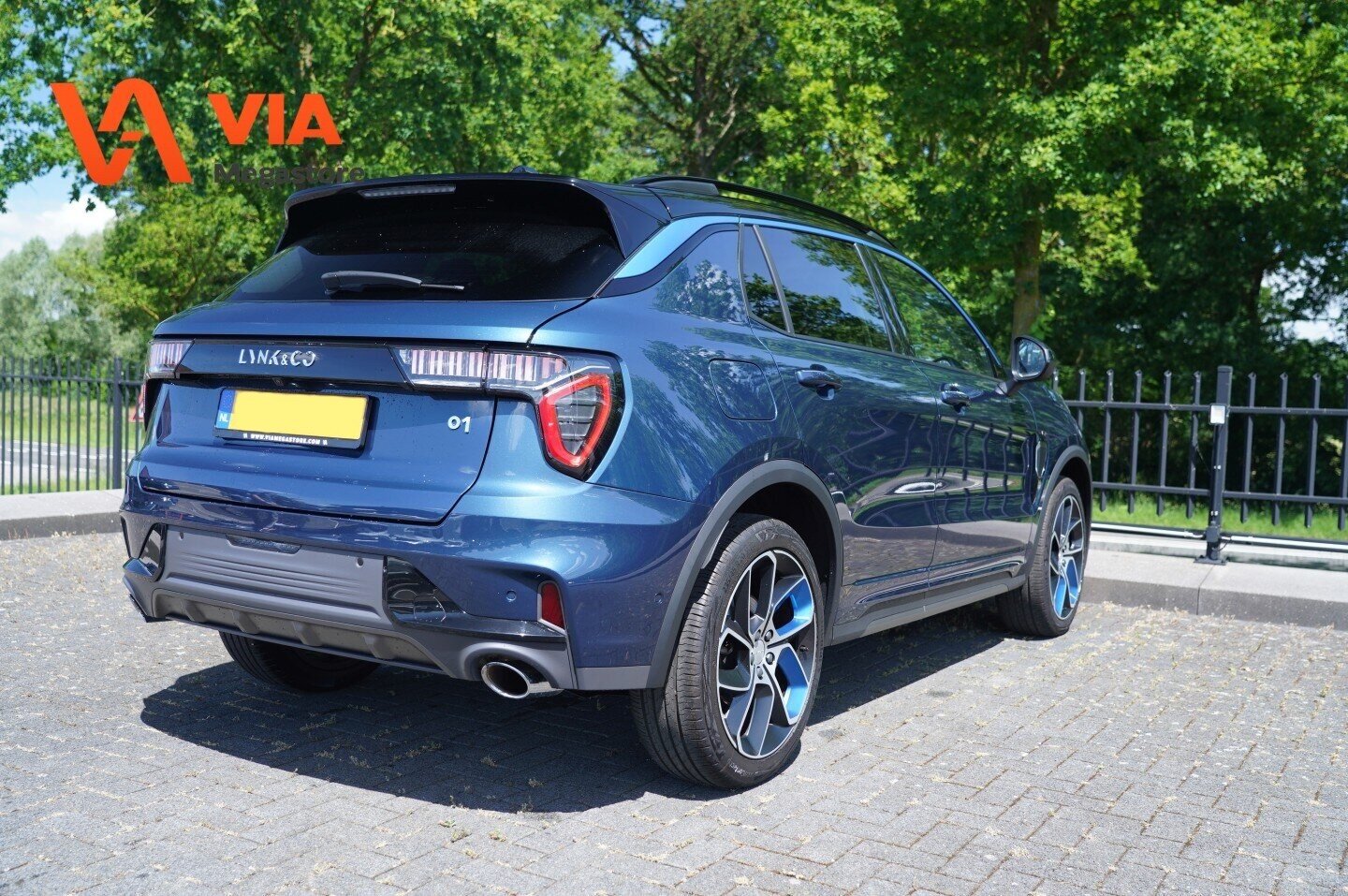 Lynk & Co 01 Lynk&Co 1.5 PHEV | NETTE AUTO!| Pano | Memory | 360º | Infinity | Donkere Hemel - Afbeelding 2
