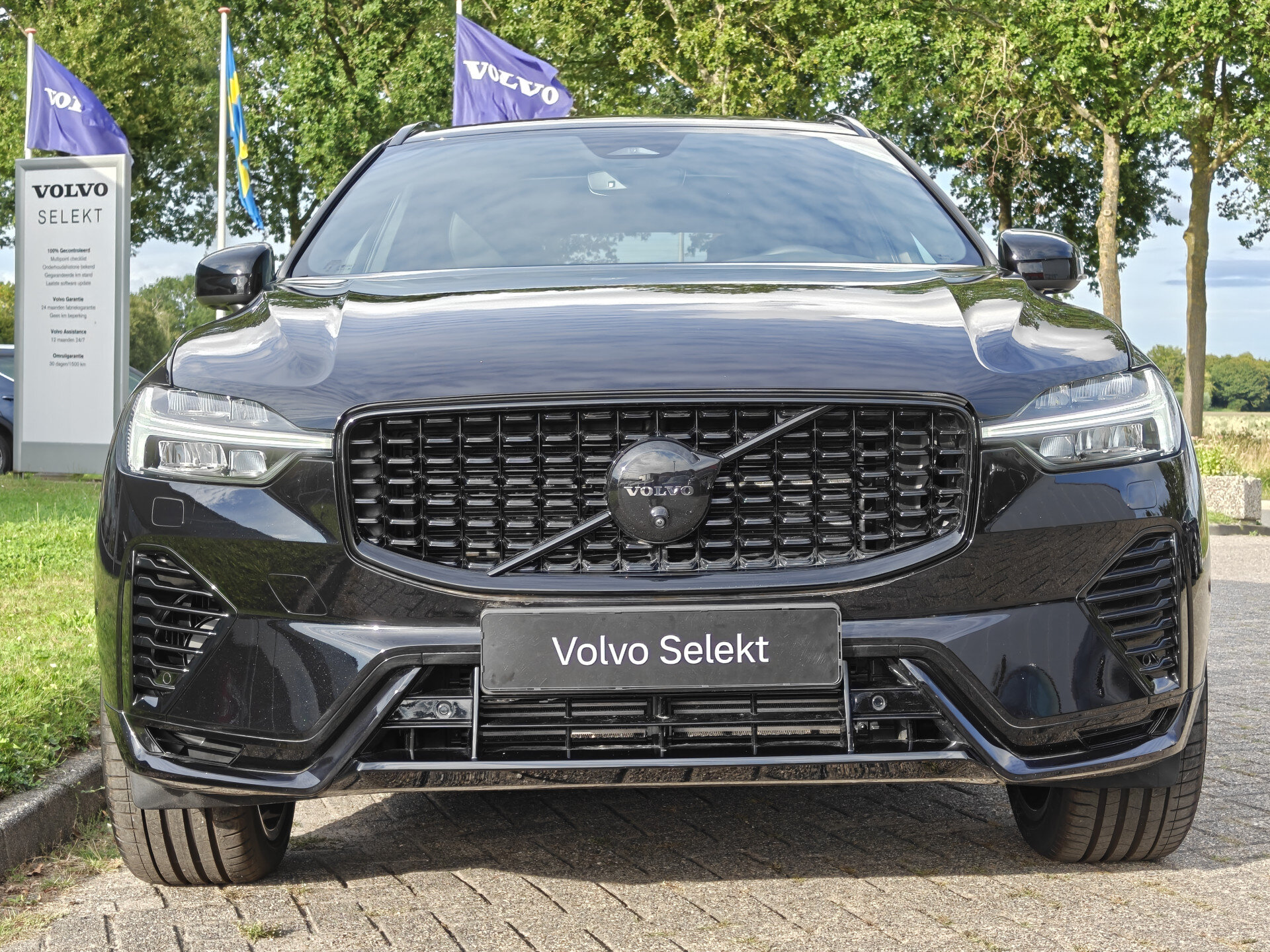 Volvo XC60 T6 AWD 350PK Plug-in hybrid Plus Black Edition - Afbeelding 2