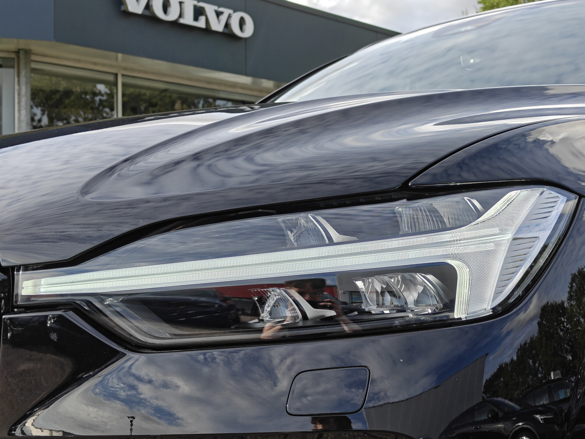 Volvo XC60 T6 AWD 350PK Plug-in hybrid Plus Black Edition - Afbeelding 3