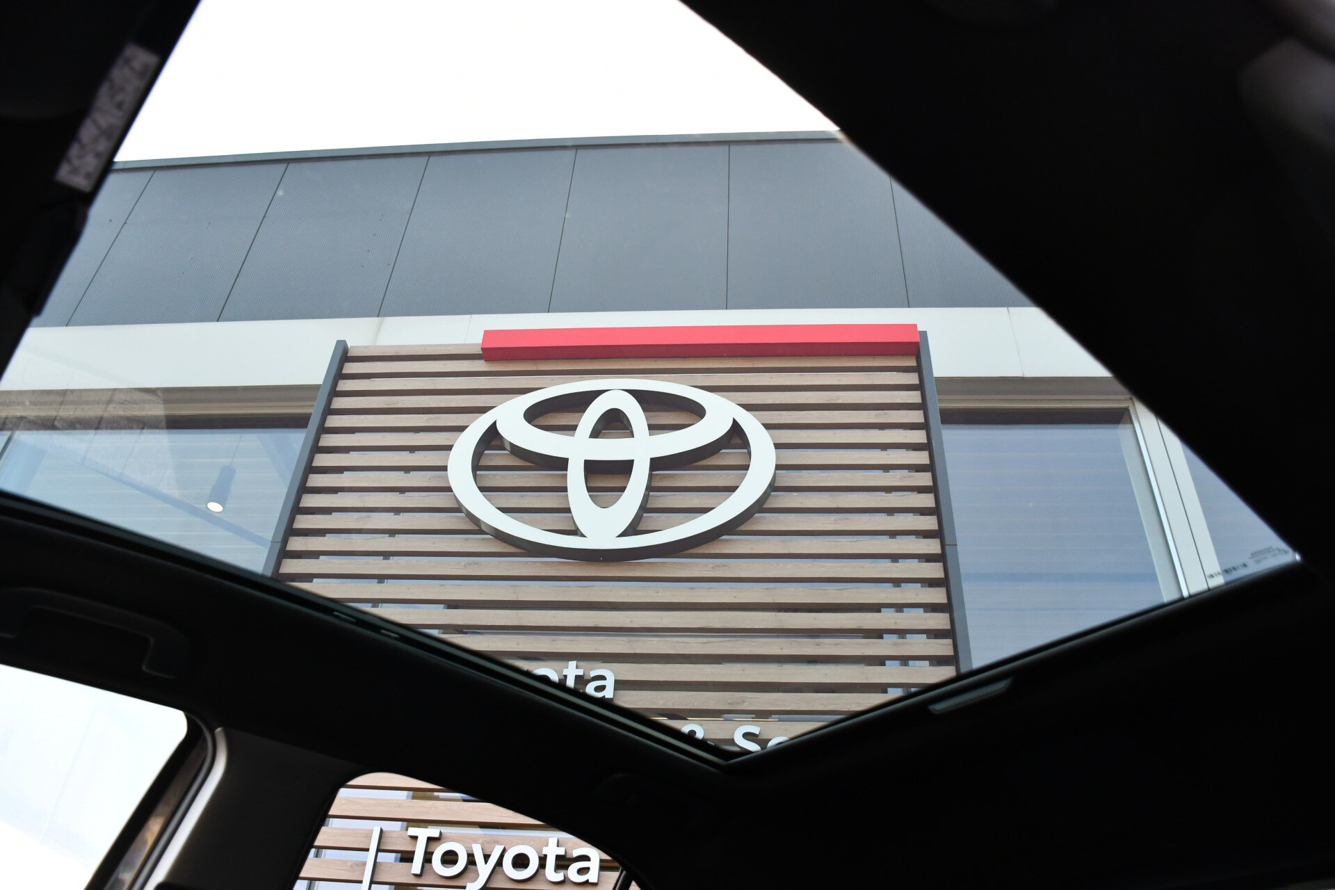 Toyota Yaris Cross 1.5 Hybrid Dynamic Limited Automaat 116pk - Afbeelding 4