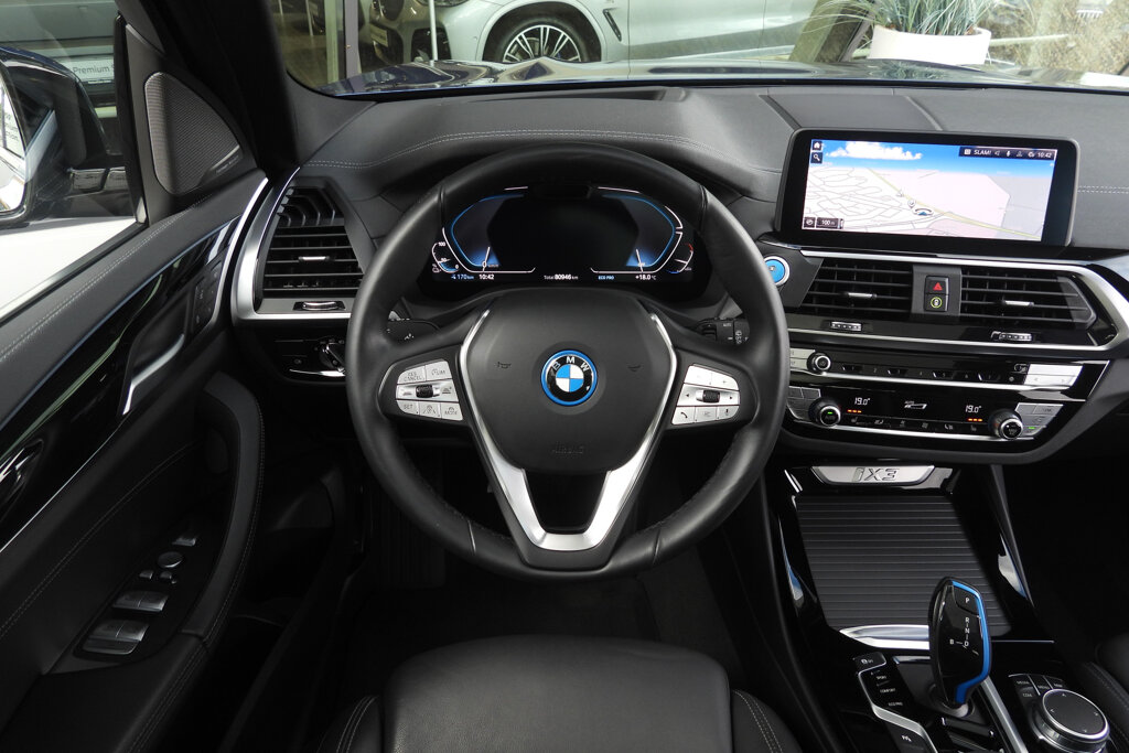 BMW iX3 2