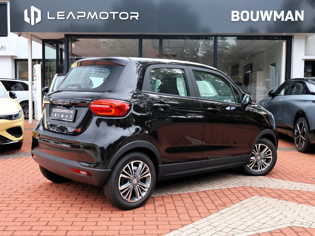 Leapmotor T03 EV 37,3kWh 95PK 5drs. Design, Rijklaarprijs | Navigatie | Panoramadak | Camera - Afbeelding 4