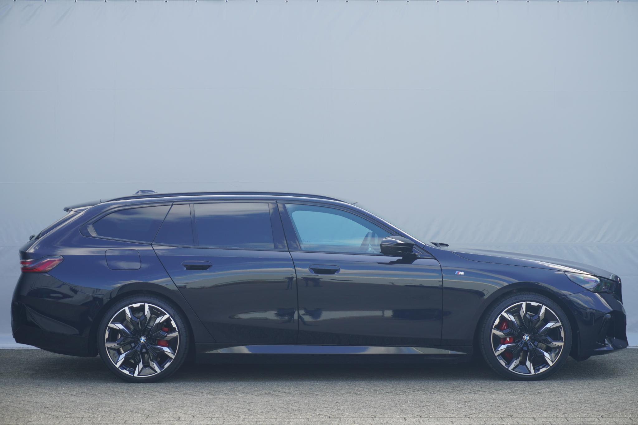 BMW i5 Touring M60 xDrive - Afbeelding 4