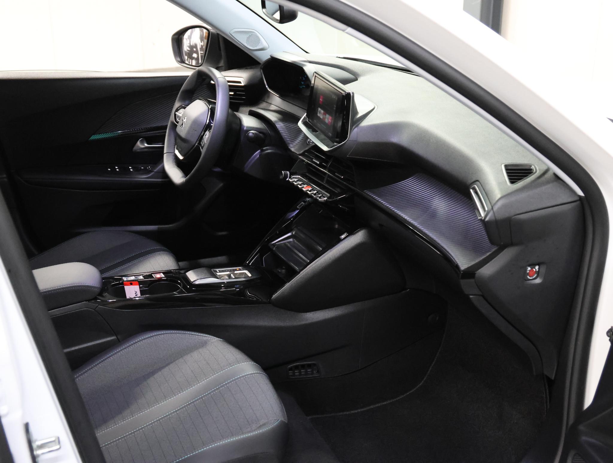 Peugeot e-2008