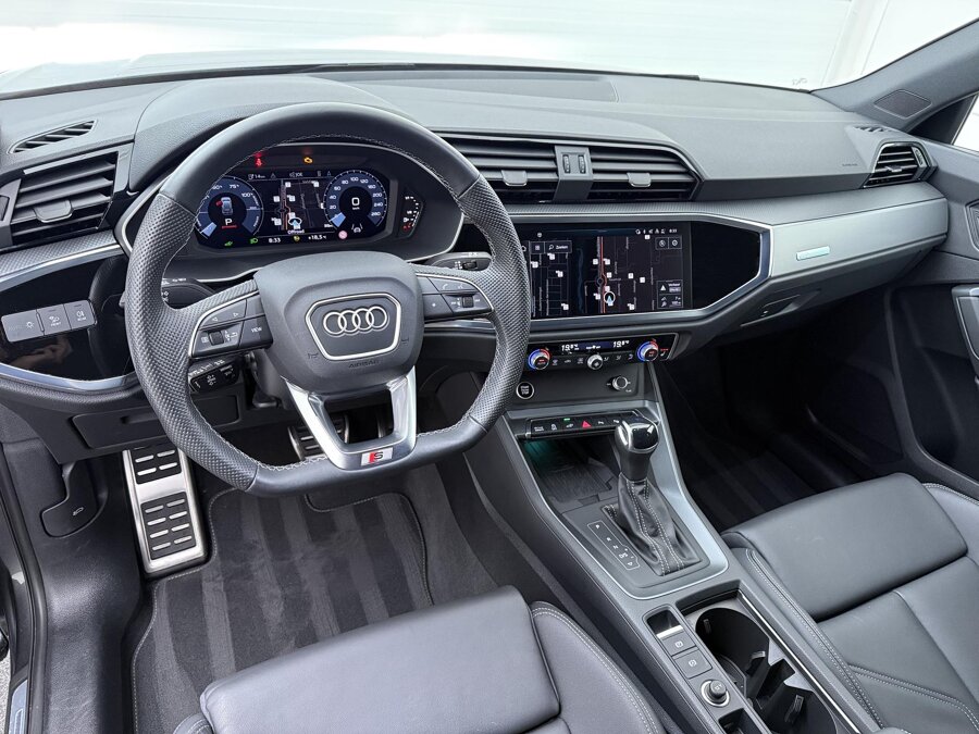 Audi Q3 45 TFSIe S-line