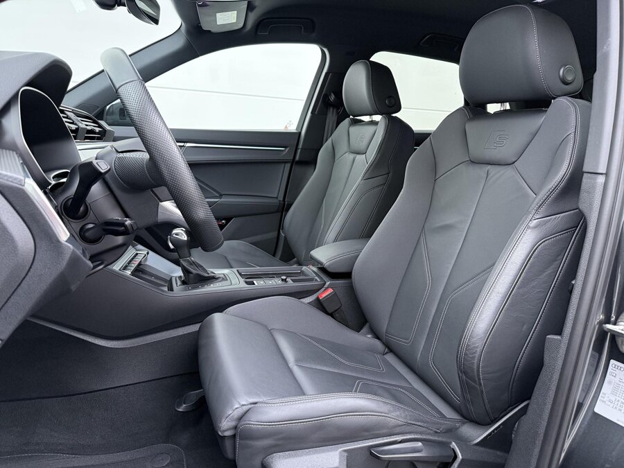 Audi Q3 45 TFSIe S-line