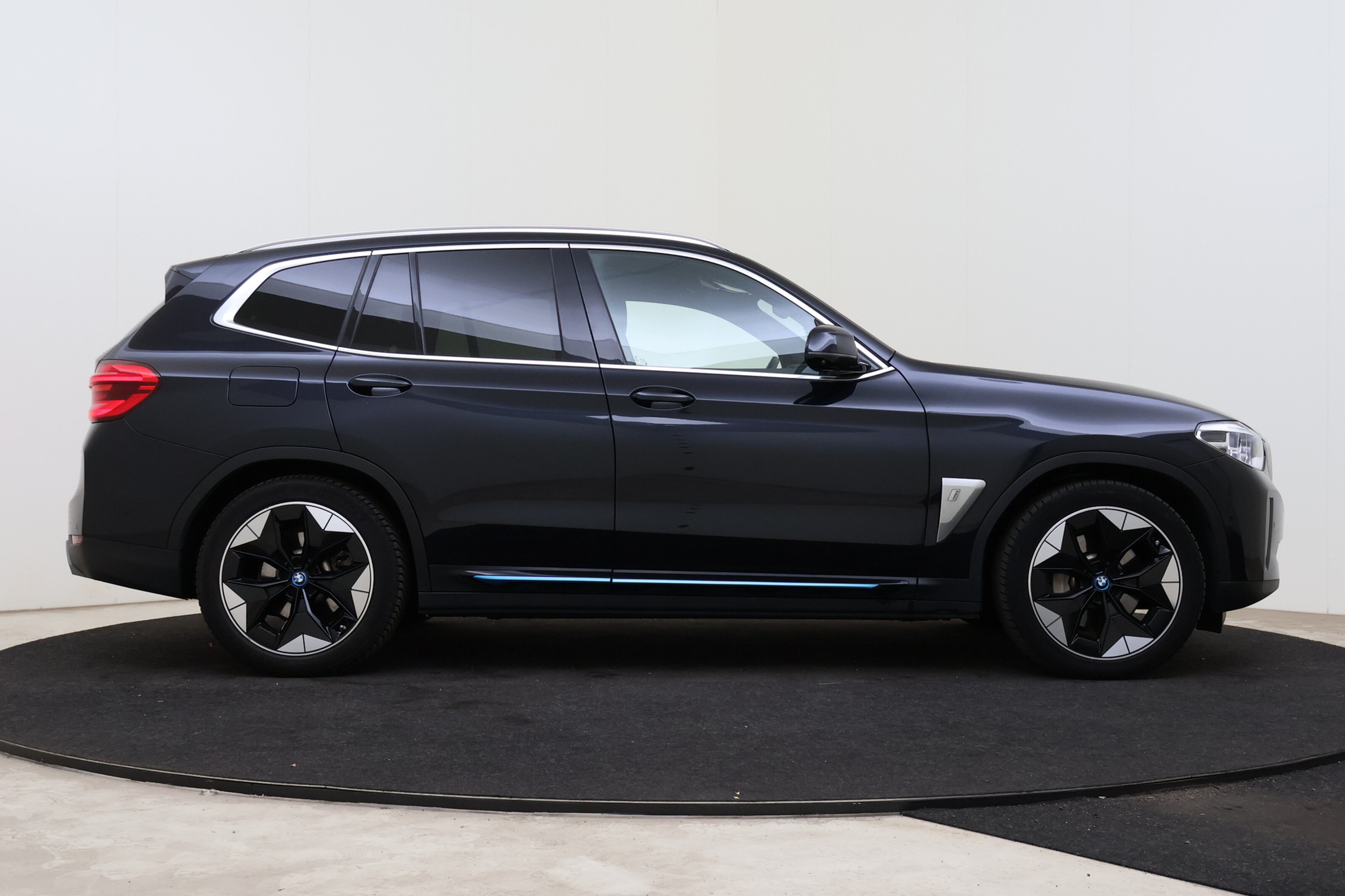 BMW iX3 7
