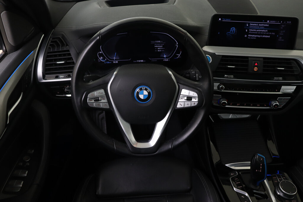 BMW iX3 25