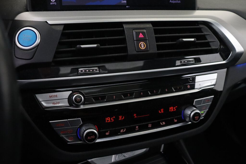 BMW iX3 42