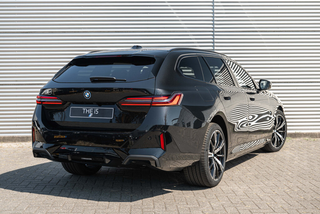 BMW i5 2