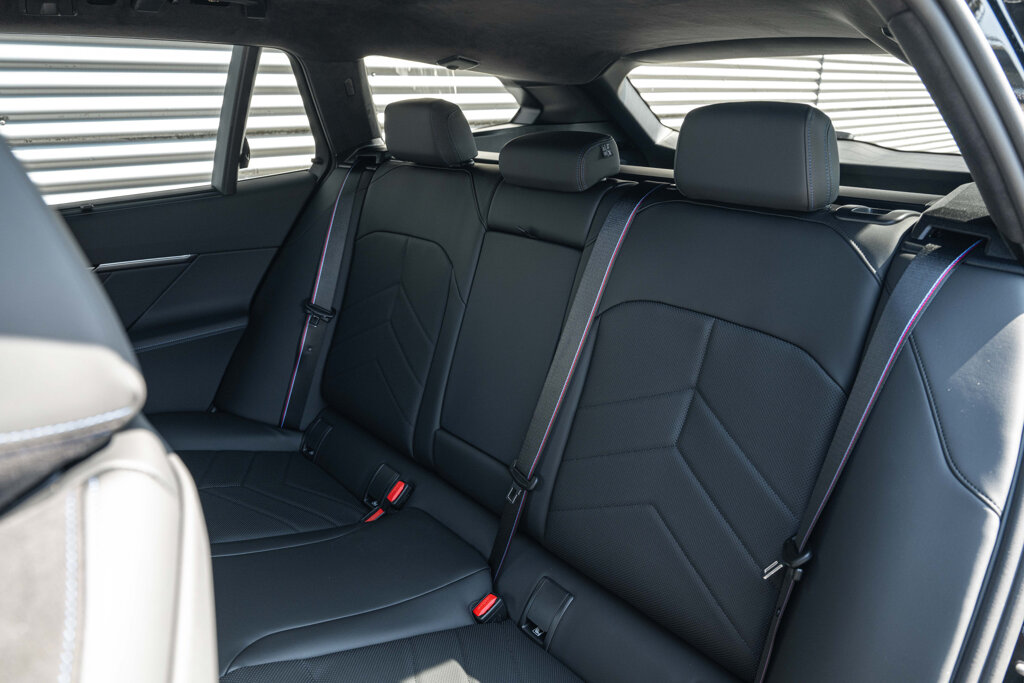BMW i5 17