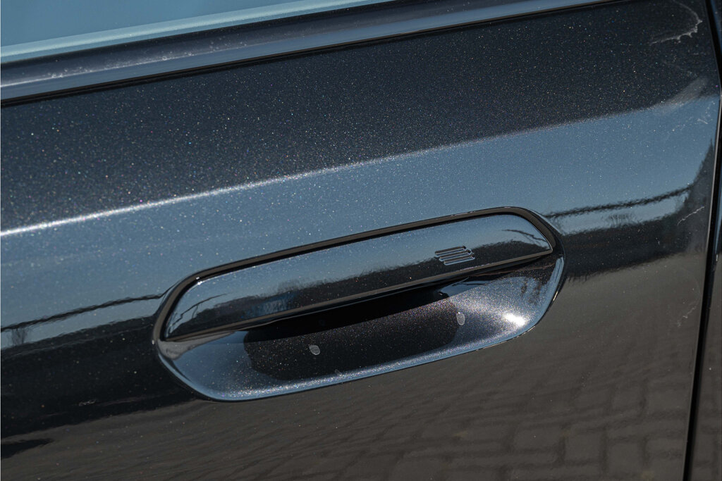 BMW i5 23
