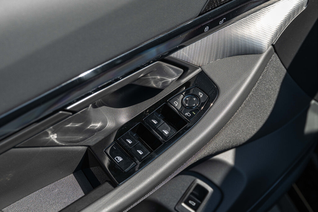 BMW i5 30