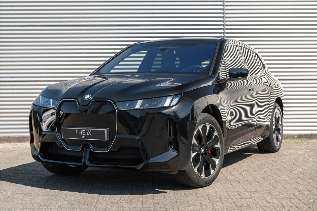 BMW iX 1