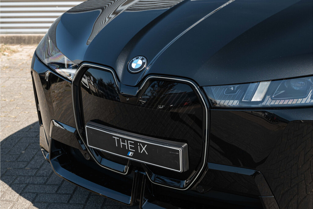 BMW iX 6