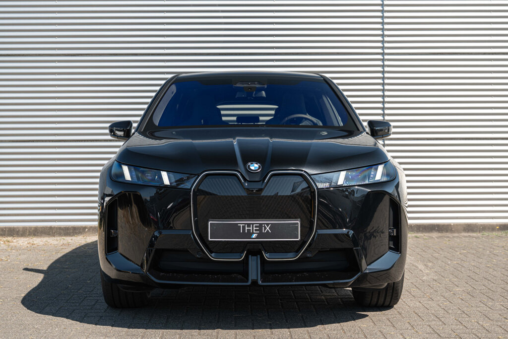 BMW iX 10