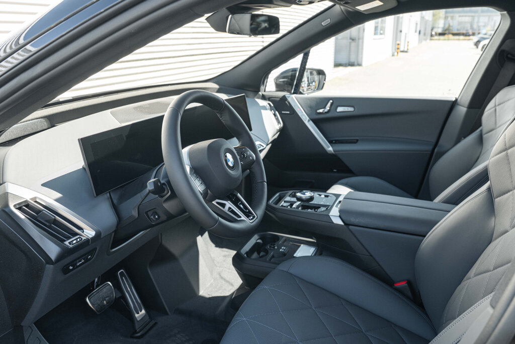 BMW iX 19