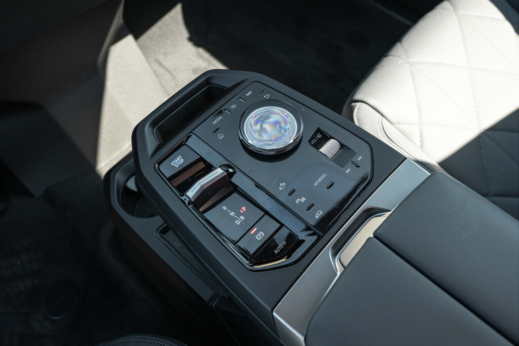 BMW iX 25