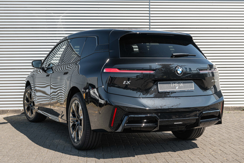 BMW iX 30