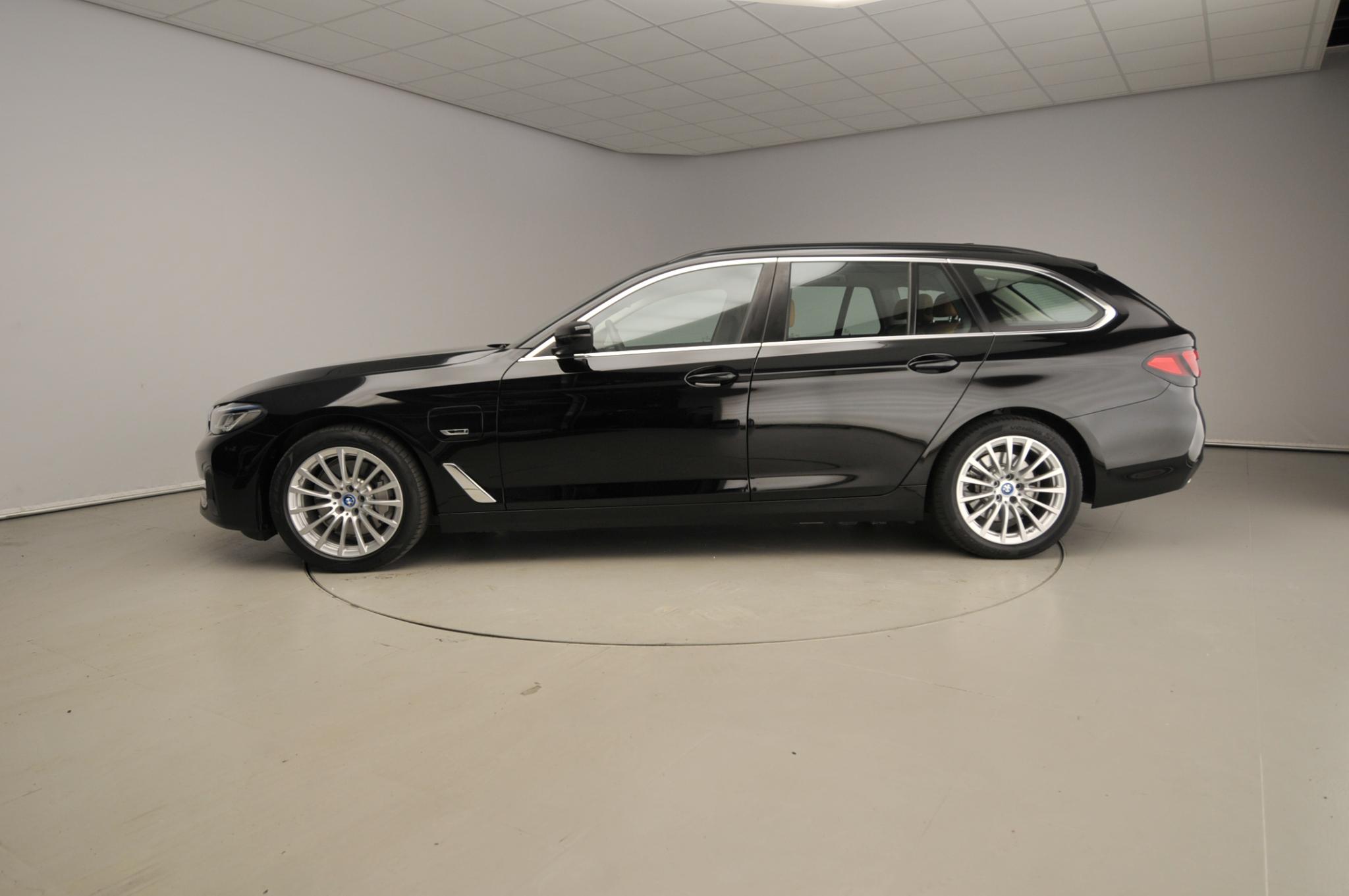 BMW 5 Serie Touring 530e - Afbeelding 2
