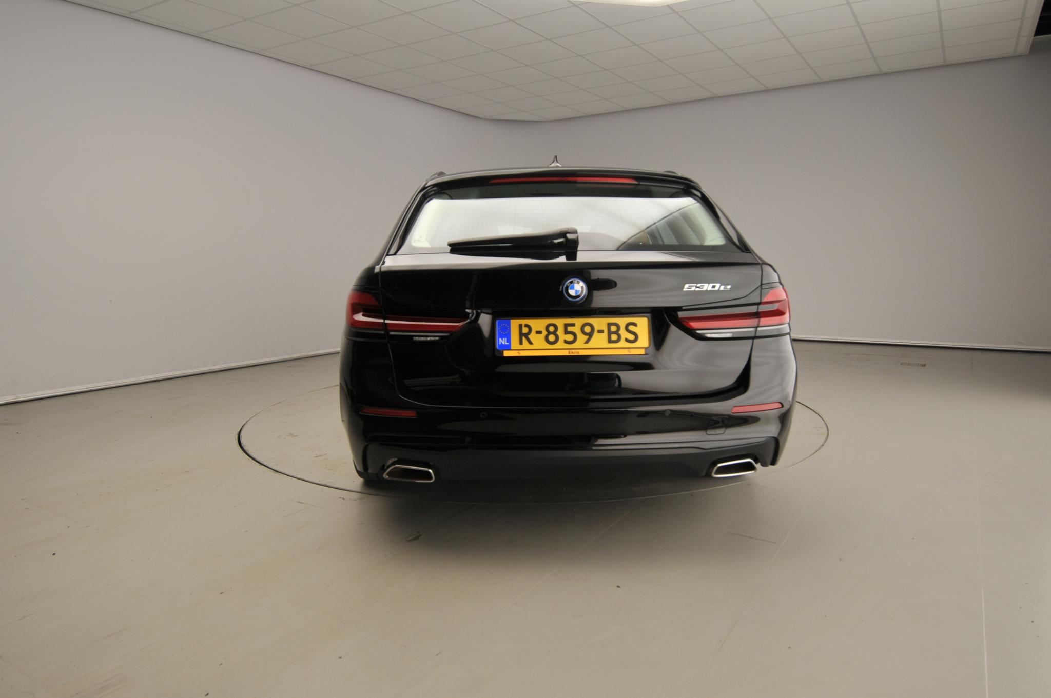 BMW 5 Serie Touring 530e - Afbeelding 3