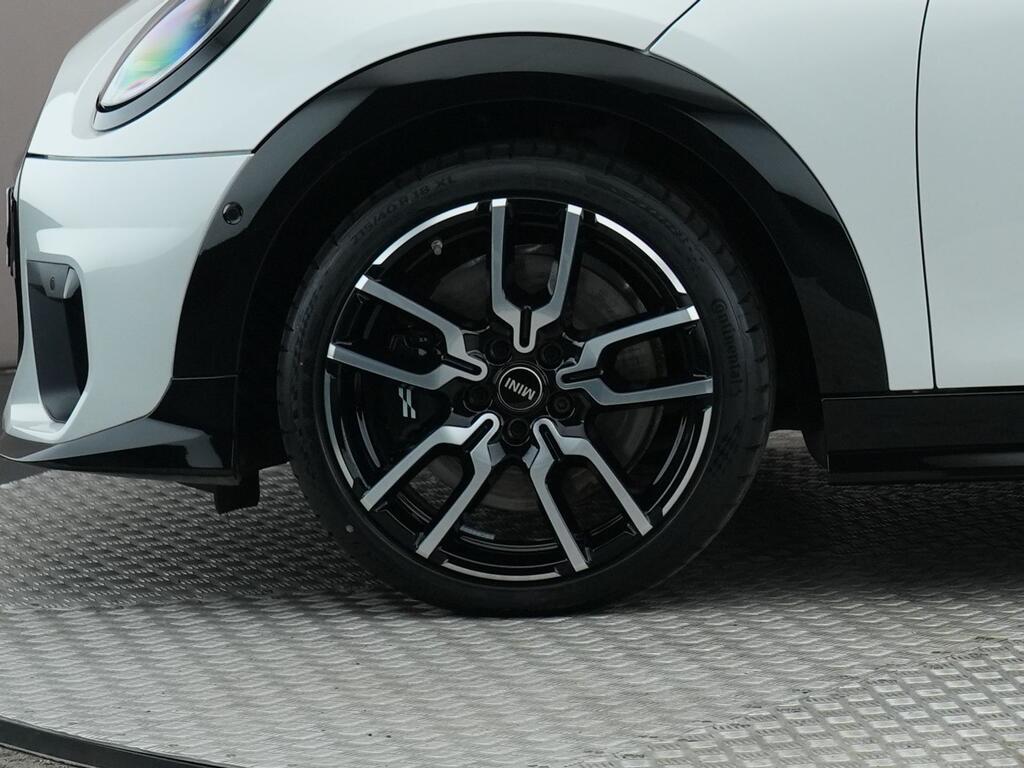 MINI 5-Deurs 1.5 Cooper C - Afbeelding 2