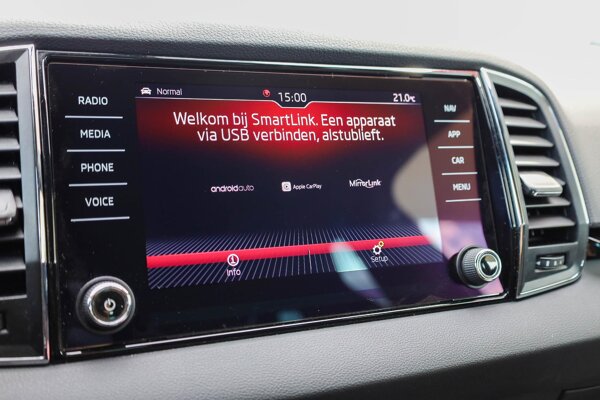 Apple Carplay/Android Auto Apple Carplay/Android Auto