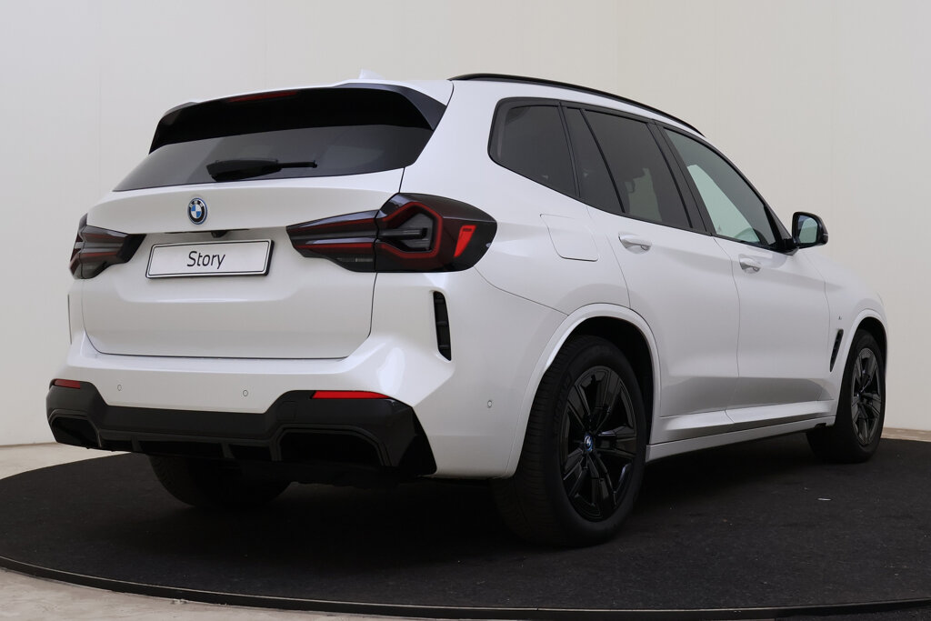 BMW iX3 2