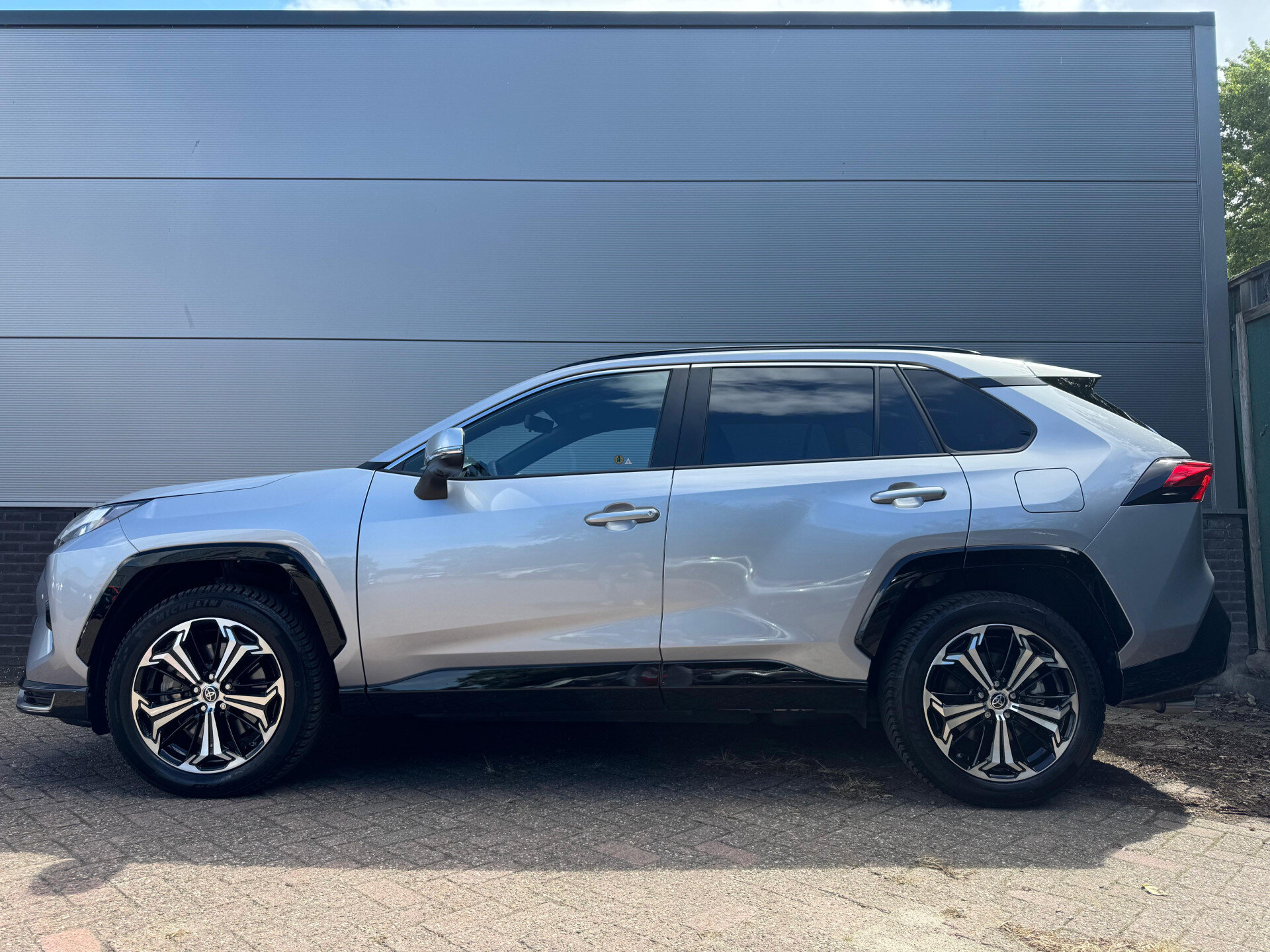 Toyota RAV4 2.5 Plug-in Hybrid AWD Limited Edition met Alarm klasse 3 - Afbeelding 2