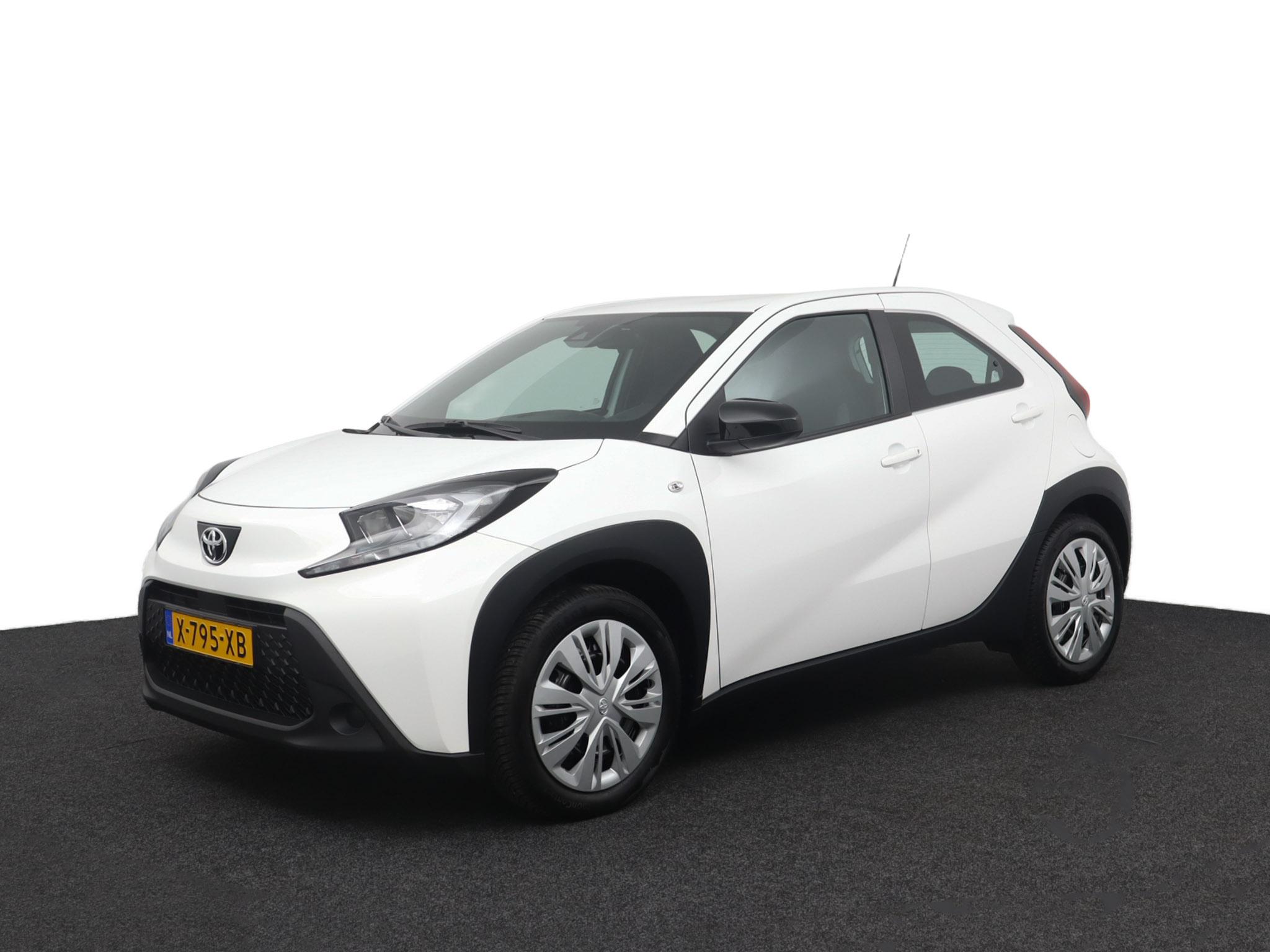 Toyota Aygo X 1.0 VVT-i S-CVT Play