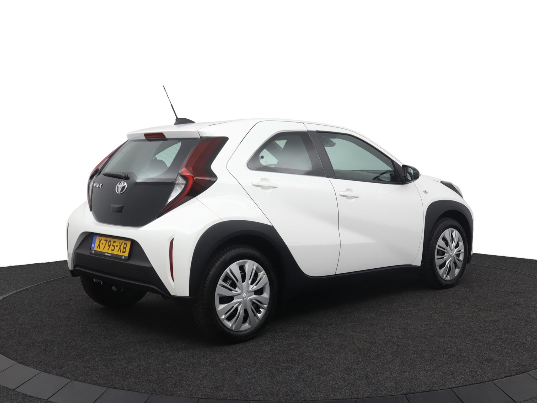 Toyota Aygo X 1.0 VVT-i S-CVT Play - Afbeelding 2