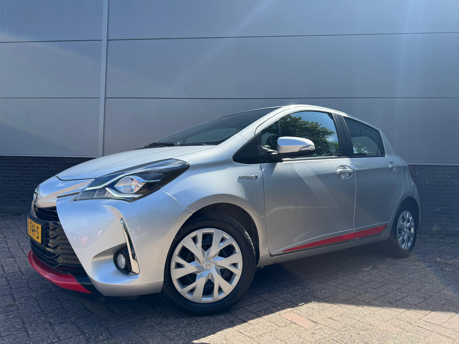 Toyota Yaris 1.5 Hybrid Red Edition Limited