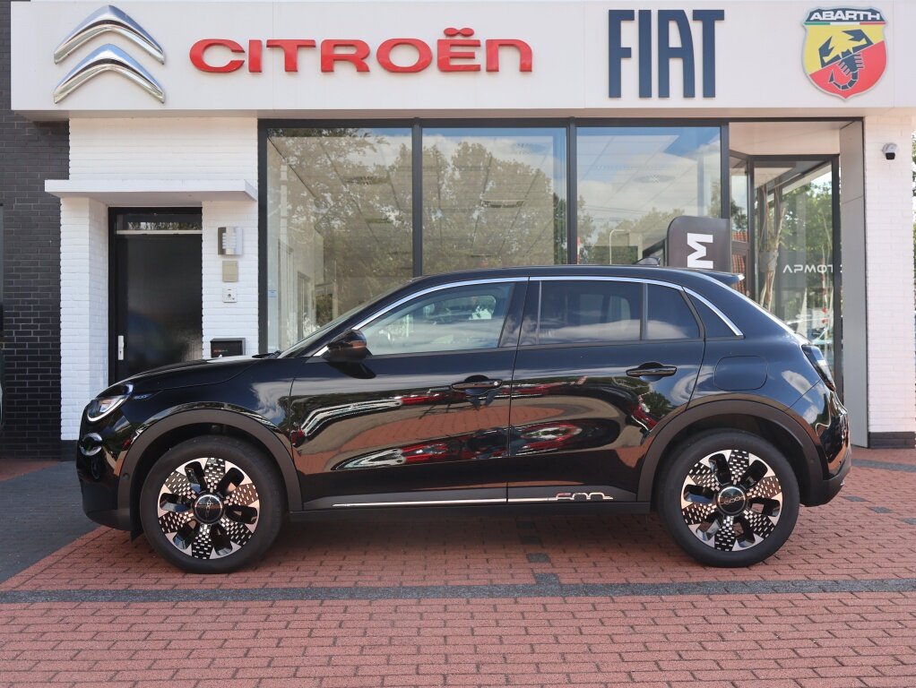 Fiat 600 Mild Hybrid Turbo Charged 145PK Automaat La Prima, Rijklaarprijs | Navigatie | Camera | Lichtmetalen wielen - Afbeelding 2