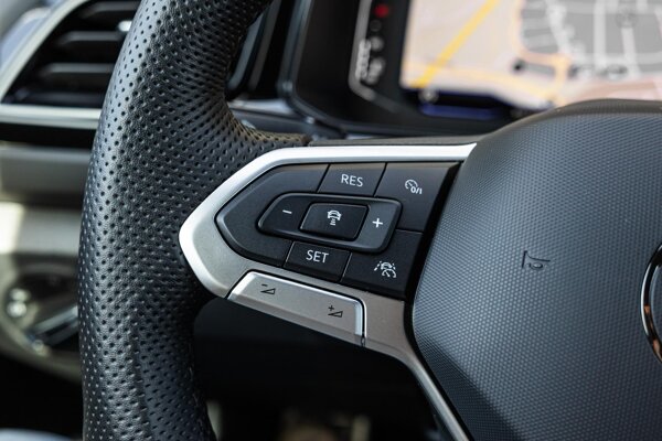 cruise control adaptief en stuurhulp cruise control adaptief en stuurhulp