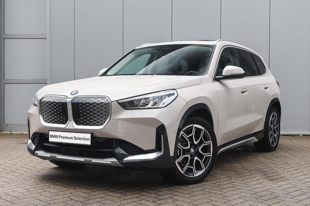 BMW iX1 1