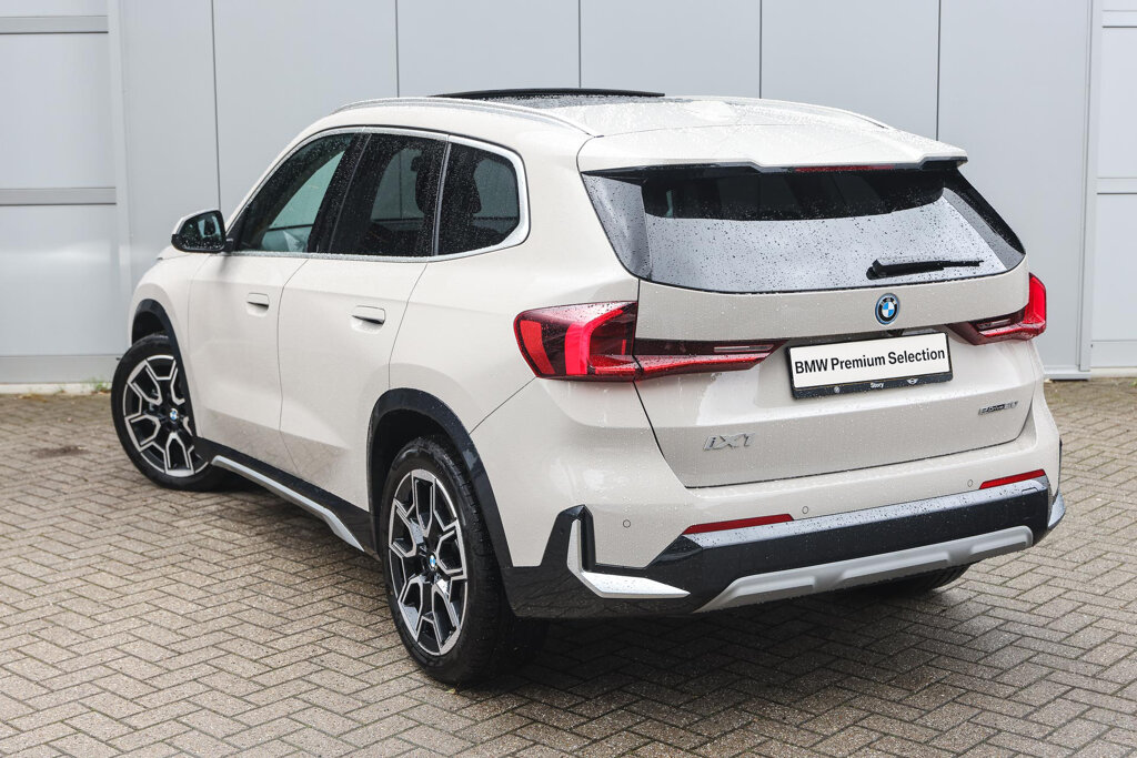 BMW iX1 2